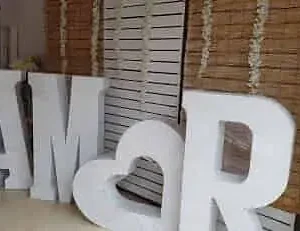 Letras en gran formato para decoraciÃ³n de eventos.