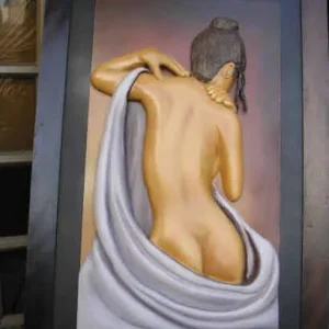 Desnudo, tallado en madera