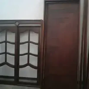 Ventana y puerta en madera