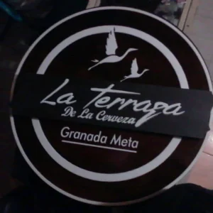 Avisos luminosos en acrÃ­lico.