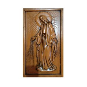 virgen de Fátima, figura tallada en madera.