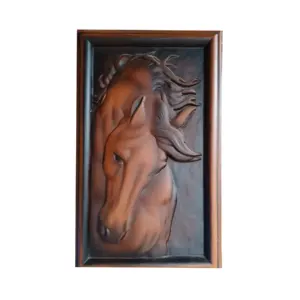Cabeza de caballo de frente. talla en madera.
