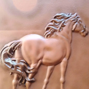 caballo tallado en madera
