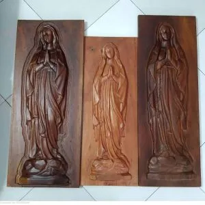 Virgen tallada en cedro