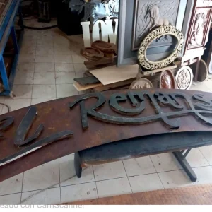 letrero en metal