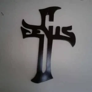Cruz calada en madera